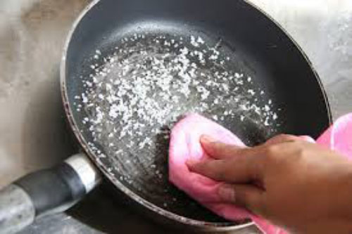 Làm sạch các vật dụng nhà bếp cực kỳ đơn giản bằng những mẹo hay sau