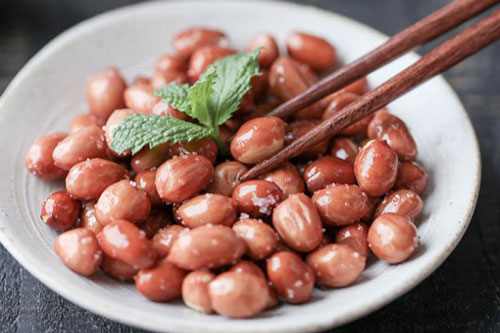 Chỉ là lạc rang thôi nhưng chế biến theo cách dưới đây lại giòn ngon khó cưỡng đến vậy