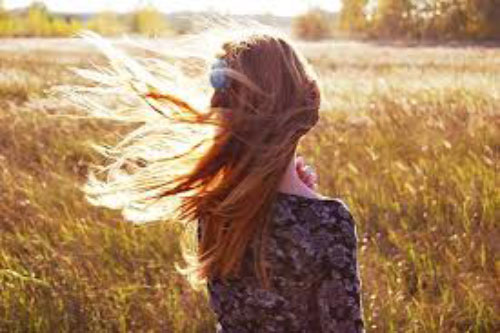 Tân hôn chú rể hùng hồn tuyên bố "anh quen thế rồi" khiến cô dâu tái mặt, song phản ứng "nhanh như chớp" của cô lại làm tình huống đảo ngược