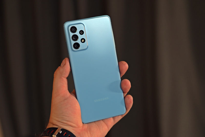 Ảnh chi tiết Samsung Galaxy A72 sắp lên kệ tại Việt Nam với giá 11,49 triệu đồng 