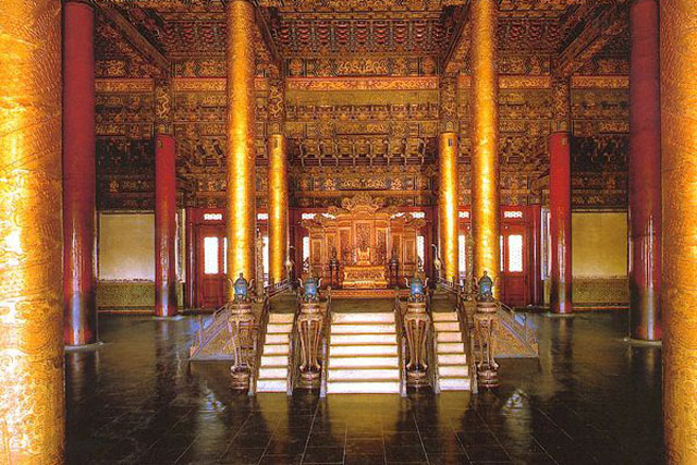 Giải mã bí ẩn Tử Cấm Thành: “Bóng ma điên nhảy múa” trong điện Thái Hòa