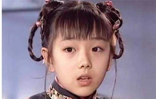 Nổi tiếng nhờ “Hoàn Châu cách cách”, vô số người chờ đợi cô lớn nhưng ở tuổi 31 lại lựa chọn cạo tóc làm ni cô - Ảnh 4