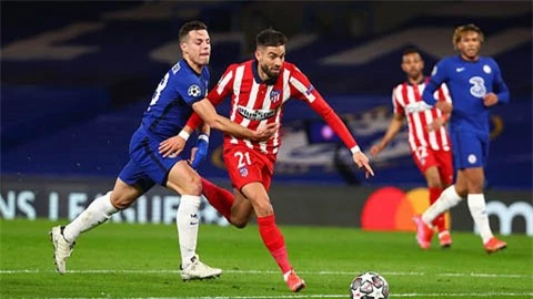 VAR làm ngơ, Chelsea may mắn không bị thổi 11m trước Atletico