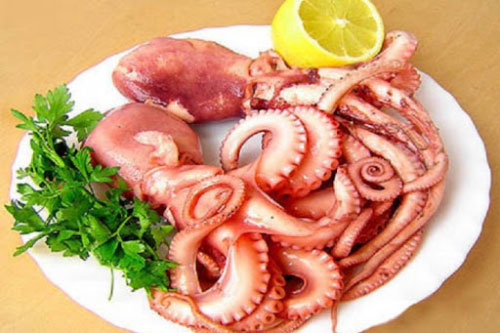 Mực hấp bia hết sạch mùi tanh, ngon hết nấc ai cũng gật gù khen