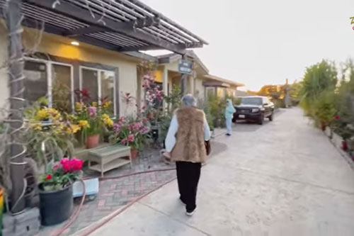 Hé lộ nhà rộng 2.000 m2 của Bằng Kiều tại Mỹ, cây quý bằng cả gia tài, phải xích lại