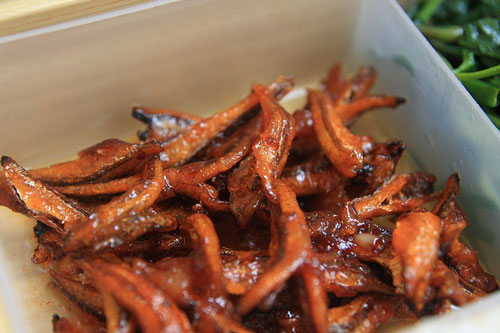 Làm cá khô chua ngọt theo cách giòn ngon, hấp dẫn cơm bao nhiêu cũng hết