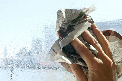 Cách lau kính sạch, sáng bóng như mới đơn giản nhất