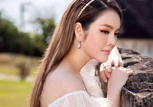 Lý Nhã Kỳ đích thân giải thích lý do vì sao rất xinh đẹp lại cực giàu có nhưng U40 rồi vẫn "ế"