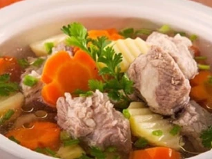 Những sai lầm khi hầm xương khiến nước dùng đục ngầu, kém ngon, thậm chí trở thành "chất độc" cho gia đình