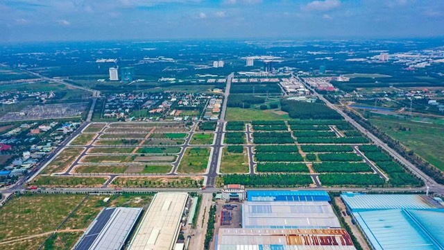 Đại gia Dũng “lò vôi” mang hàng trăm sổ đỏ dự án Khu nhà ở Đại Nam đi thế chấp ngân hàng