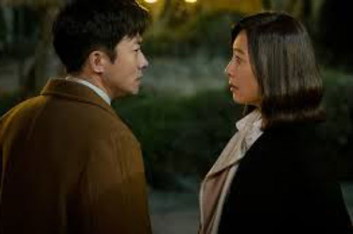 Gia đình tôi đến nhà người yêu bàn bạc chuyện cưới xin, khi vừa dứt lời, bà nội anh ấy đã gào thét một điều cay nghiệt