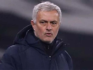 Tottenham phải chi bao nhiêu tiền nếu sa thải HLV Jose Mourinho?