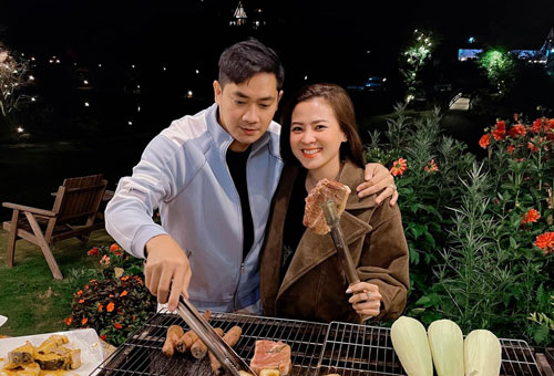 Minh Luân khoe ảnh du lịch Đà Lạt cùng đại gia đình, để lộ luôn nhan sắc đời thường của bạn gái mới