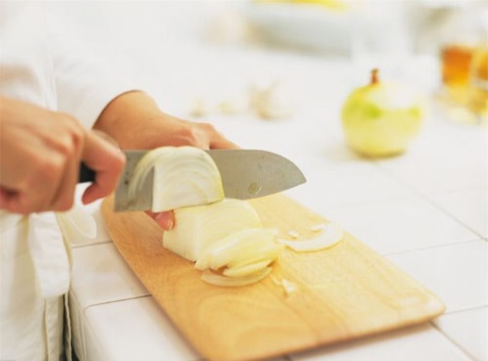 Cách trị các loại sẹo và làm đẹp da đơn giản bằng hành tây