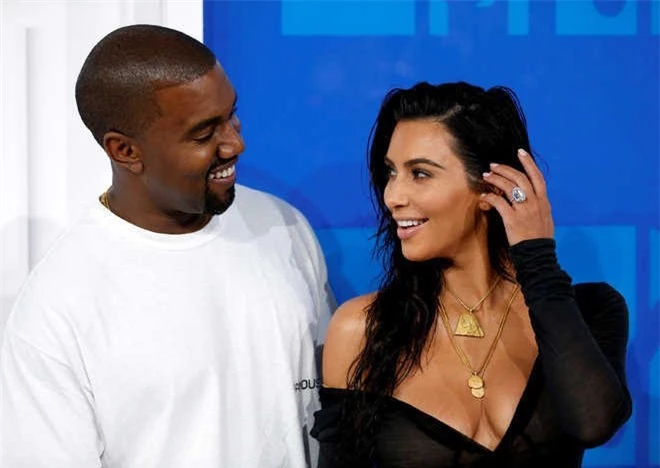 Thực hư Kim Kardashian có tình mới, giành quyền nuôi con với Kanye West - ảnh 1