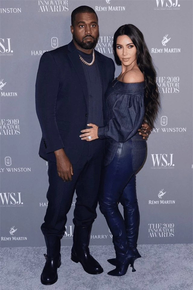 Từng níu kéo mãi không tháo nhẫn cưới, Kanye cuối cùng cũng đã buông tay Kim Kardashian và cắt đứt liên lạc 4