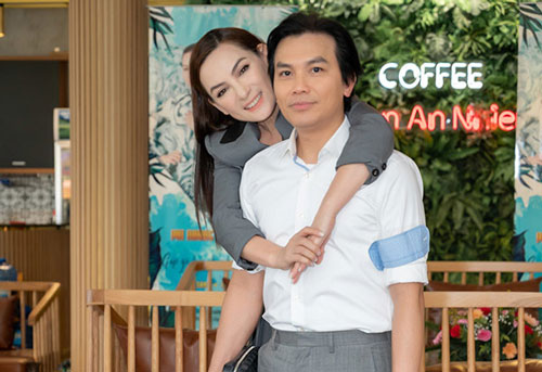 Mạnh Quỳnh: 'Phi Nhung lúc nào cũng như bó hoa để tôi nâng niu'