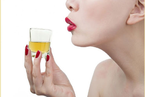 Mẹo hay giúp bạn thoát khỏi cảnh lưỡi bị bỏng rát khi ăn đồ quá nóng