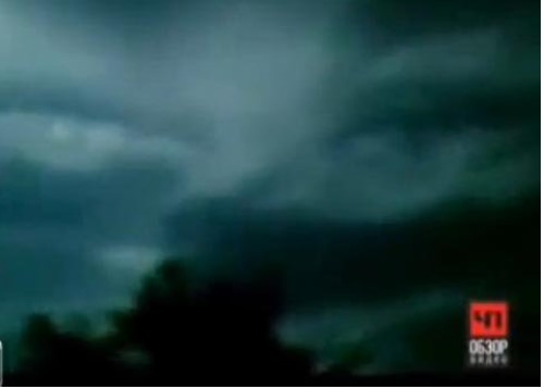 Sửng sốt trước những 'khuôn mặt' kỳ dị trên bầu trời