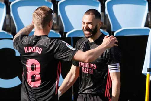 Zidane tiếc cho tài năng của Benzema bị bỏ phí