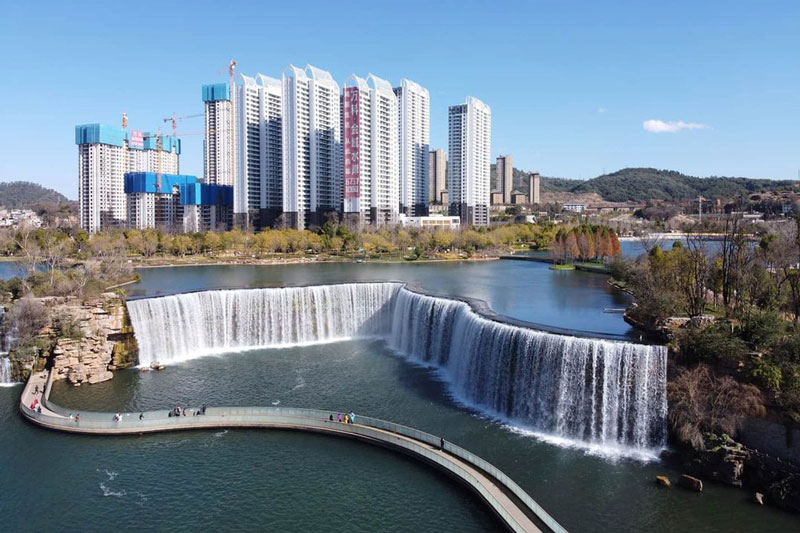 Ngắm vẻ đẹp của thác nước nhân tạo lớn nhất châu Á