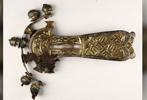 Phát hiện ngôi mộ cổ chứa đầy vàng và đá quý từ thế kỷ thứ 5