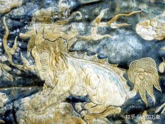 Bí ẩn ngôi mộ cổ 300 tuổi từ thời Càn Long: Tử thi tỏa mùi thơm, vết thương trên cổ kỳ quái, danh tính khiến giới sử gia đau đầu - Ảnh 1.