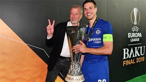 Ông chủ Abramovich chia vui với Chelsea sau chức vô địch Europa League 2018/19