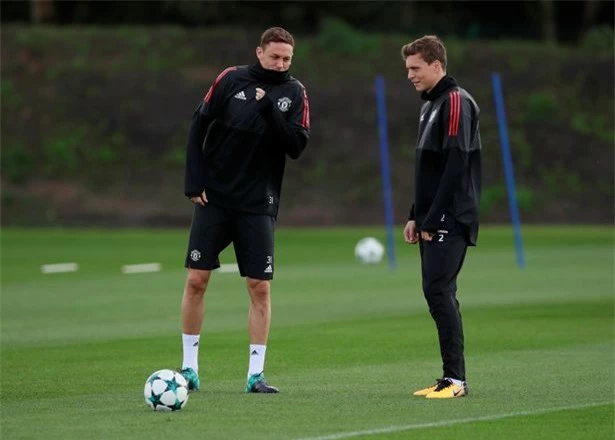 Matic và Lindelof vẫn đang thường xuyên ra sân cho MU