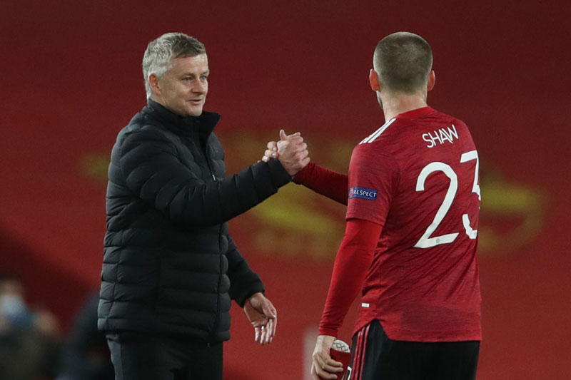 MU sắp thưởng to cho Luke Shaw