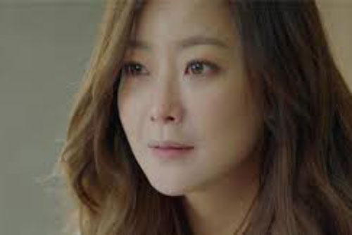 Mẹ chồng mang một thùng đồ lên thành phố thăm con dâu, nhưng đến lúc bà mở ra thì tôi khóc tới ngất lịm