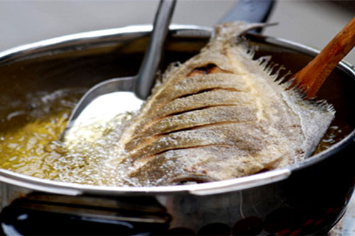 Chế biến món cá theo cách này không khác nào "đầu độc" cả nhà