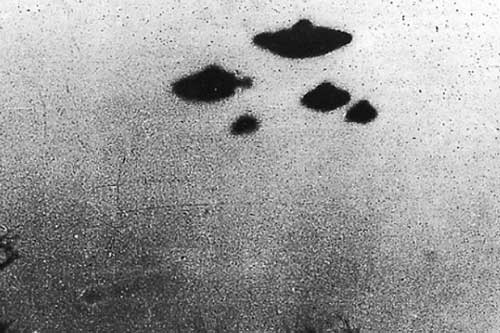 Cơ quan Tình báo Mỹ gây 'sốc' khi công bố hàng ngàn bức ảnh chụp UFO