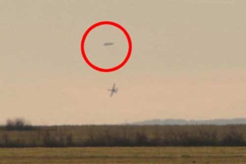 Bí ẩn hình ảnh chiến đấu cơ truy đuổi UFO ở Bulgaria