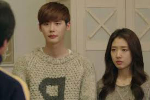 Đọc được tin nhắn gia đình người yêu chê "đã già còn không biết làm gì", cô gái có pha "phản đòn" thâm thúy nhưng gây tranh cãi