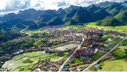 Khám phá 'Đà Lạt' nơi miền Tây Bắc: Đón tia nắng lọt, hứng dòng mây luồn