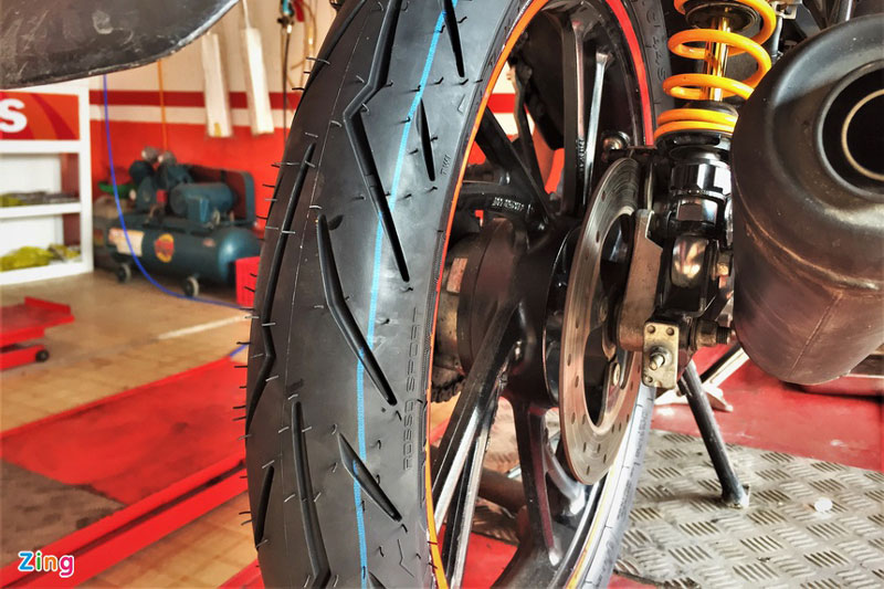 Dấu hiệu cảnh báo lốp xe máy cần được thay mới