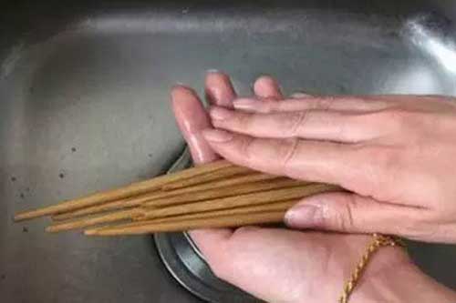 2 sai lầm khi rửa đũa gây ung thư: 90% gia đình Việt đều mắc