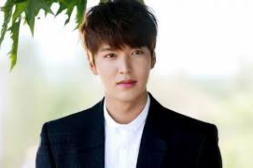 Chụp xong ảnh cưới thì vợ tương lai bỗng ngất xỉu, tôi vội vàng đưa đi cấp cứu nhưng bác sĩ trách 1 câu đắng lòng