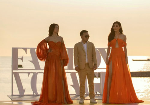 Hoa hậu Đỗ Mỹ Linh, Lương Thùy Linh catwalk cực đỉnh bên ánh mặt trời