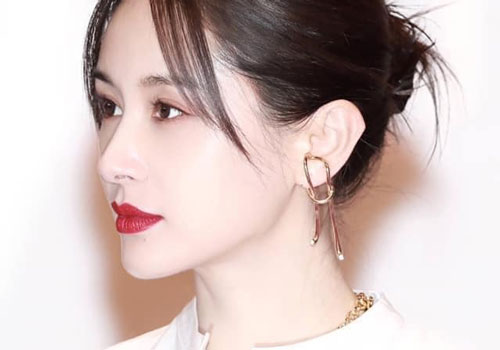 Mỹ nhân Hoan Lạc Tụng thừa nhận làm mẹ đơn thân