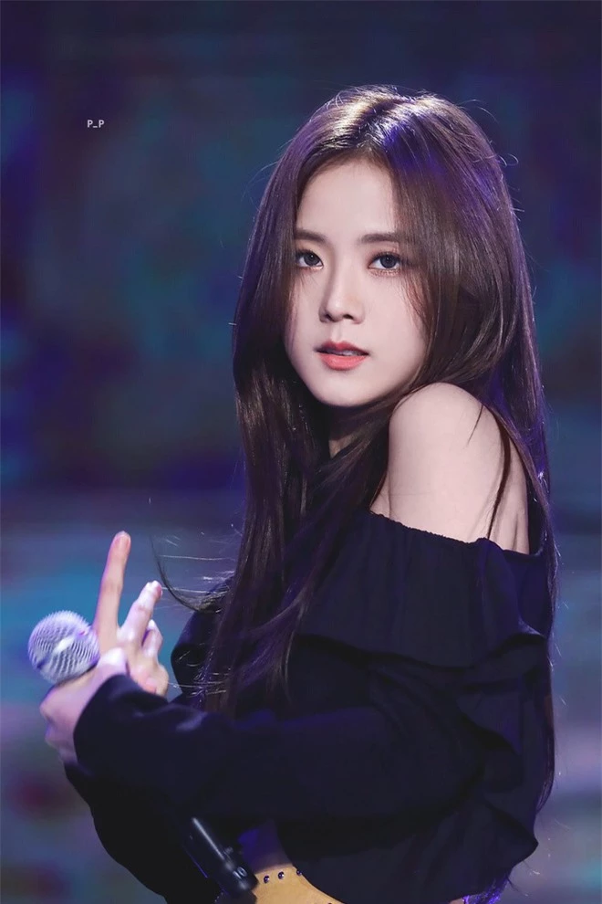 Đây là loạt ảnh giúp Jisoo (BLACKPINK) trở thành nữ thần đẹp nhất nhì Kpop - Ảnh 4.