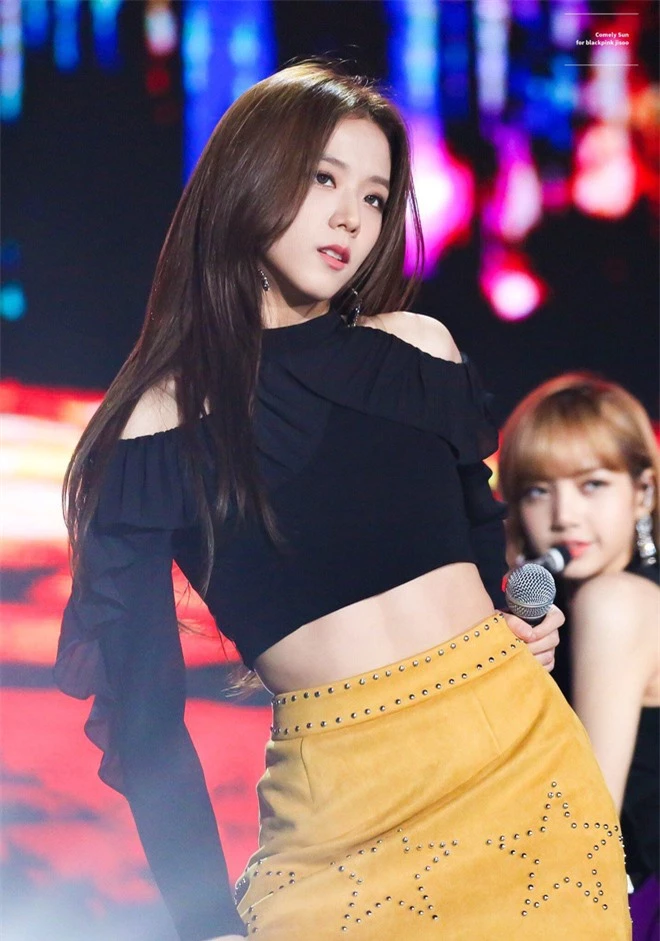 Đây là loạt ảnh giúp Jisoo (BLACKPINK) trở thành nữ thần đẹp nhất nhì Kpop - Ảnh 8.