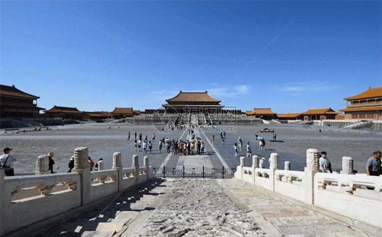Tam Đại Điện Tử Cấm Thành vì sao không có một bóng cây? Tam Đại Điện Tử Cấm Thành vì sao không có một bóng cây?