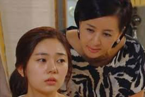 Chồng mất 2 tháng thì mẹ chồng từ quê lên đưa cho 600 triệu, biết nguồn gốc số tiền mà tôi bất ngờ và chua xót