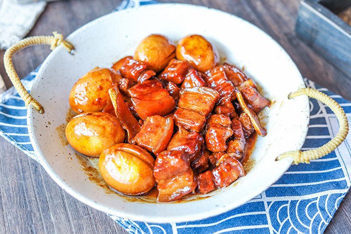 Không cần nước hàng, kho thịt trứng kiểu này mềm ngon, màu đẹp đưa cơm ầm ầm