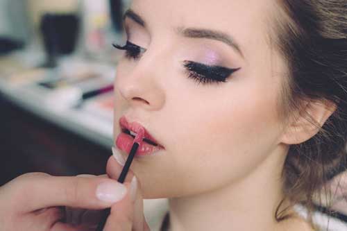 Tranh cãi đàn ông có thích phụ nữ trang điểm không? Câu trả lời khiến nhiều người 'sốc'