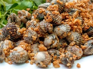 Cách làm sò huyết xào tỏi ngon 'bá cháy', ăn là nghiền