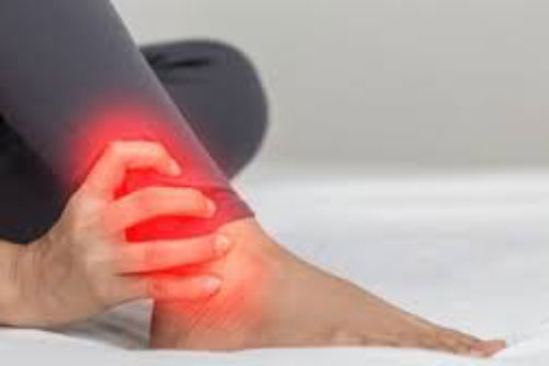 6 dấu hiệu ở chân cảnh báo bệnh nguy hiểm, đi khám càng sớm càng tốt