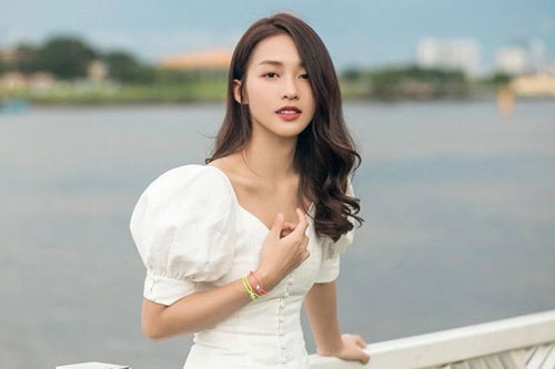Khả Ngân - hotgirl Sài thành gia nhập 'vũ trụ VFC'